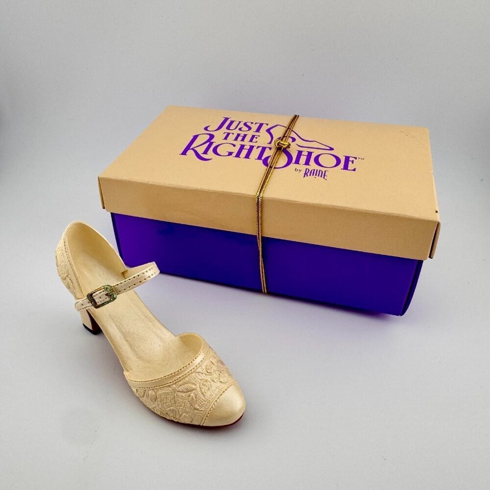 Vintage Just The Right Shoe Shower of Flowers #25026 1999 Release